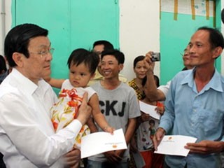 President Truong Tan Sang pays a New Year visit to Binh Duong  - ảnh 1